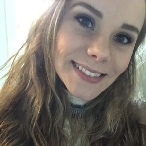 Meet your Posher, Carrie